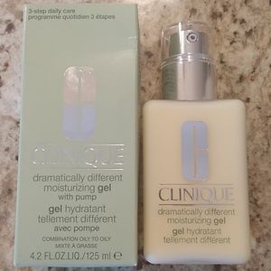 Clinique Dramatically Different Moisturizing Gel